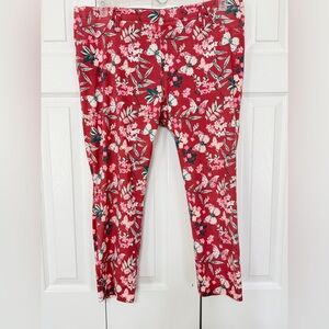 Time and Tru Floral Capri Jessings